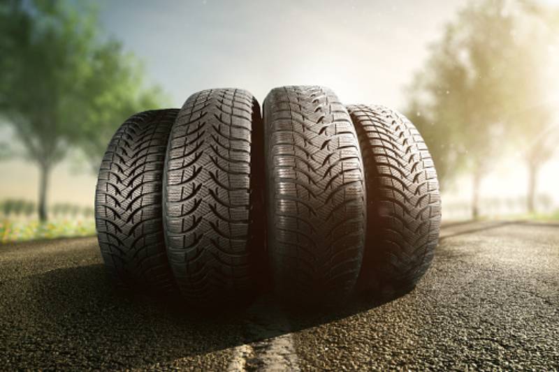 What are Summer Tires or Performance Tires?