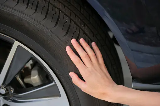 should you always replace car tires in pairs