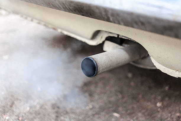 How much oxygen is in car exhaust?